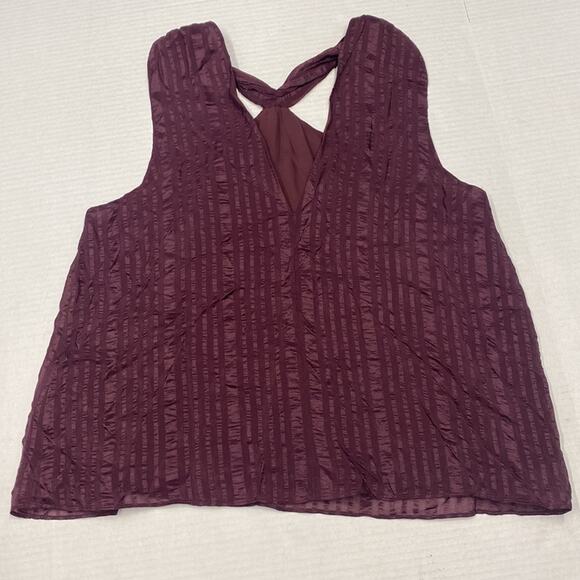 Frame Draped Textured Silk Halter Top in Cabernet size M (b11, b47) - Picture 4 of 7
